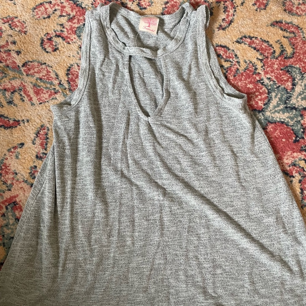 Freeloader V Neck Sleeveless High Low Plunge Tank Top Women’s medium
